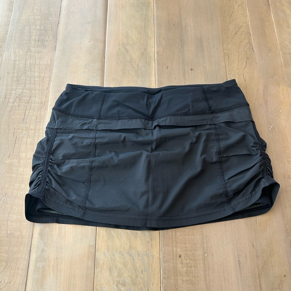 Lululemon black skirt running with built in shorts 6